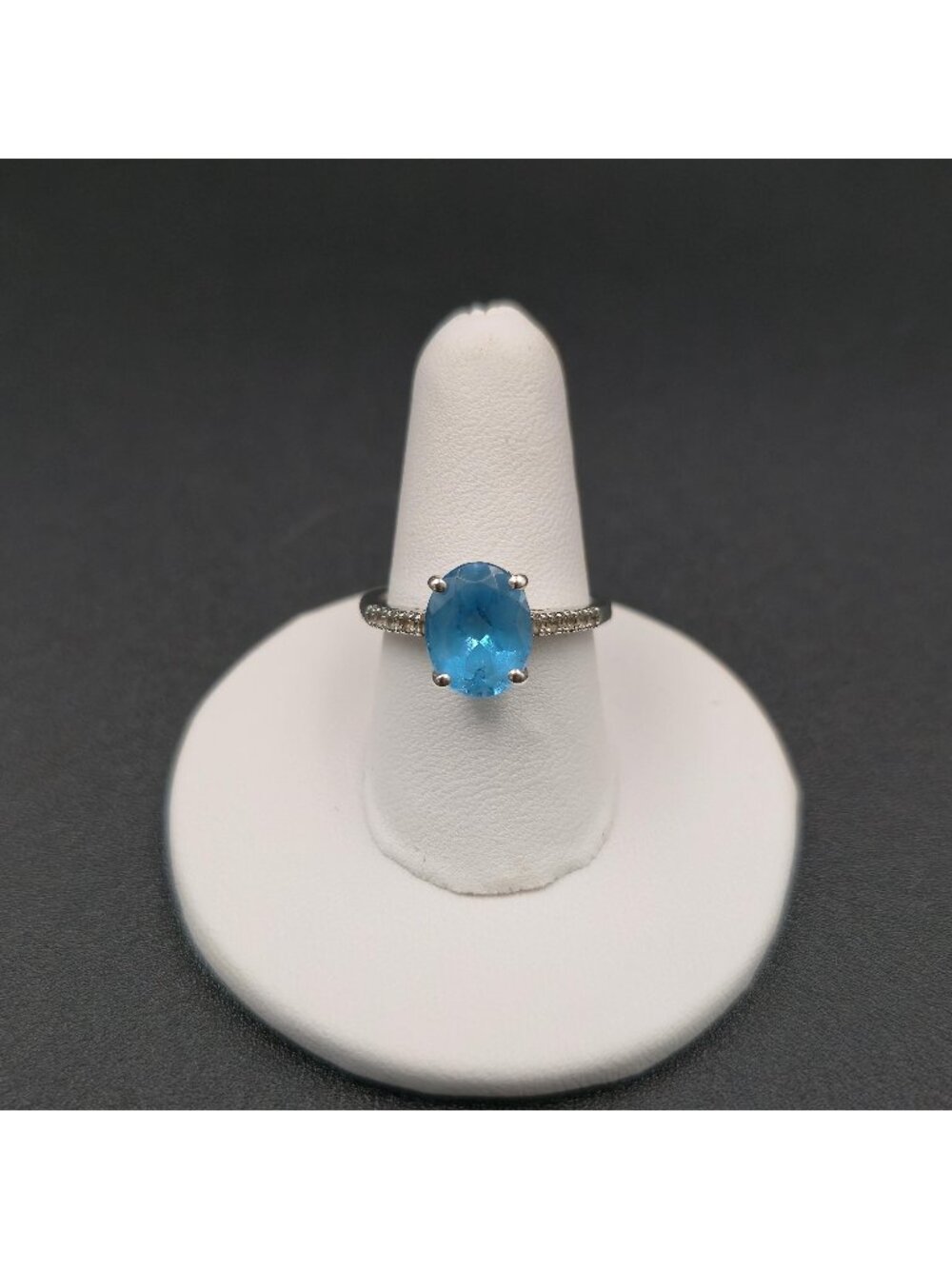 Size 6.75 Sterling Silver Oval Swiss Blue Topaz With Clear Accents Band Ring A76